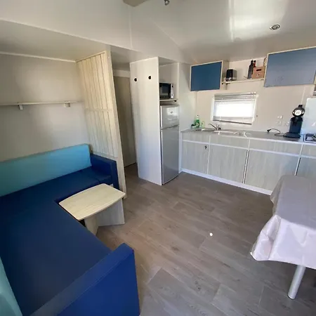 Mobil-home * 纳博讷普拉日